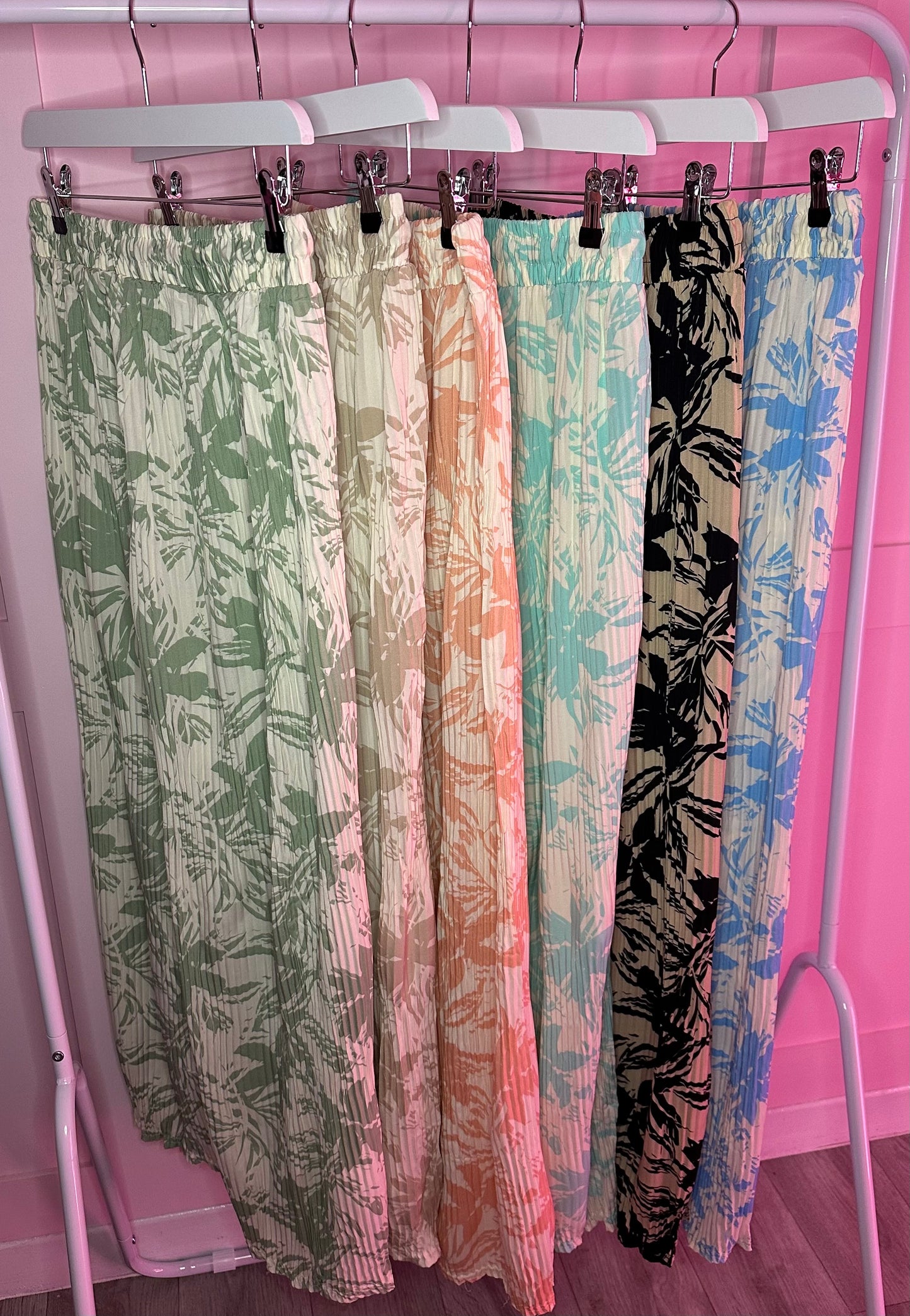 CRINKLE TROPICAL PATTERN PANTS