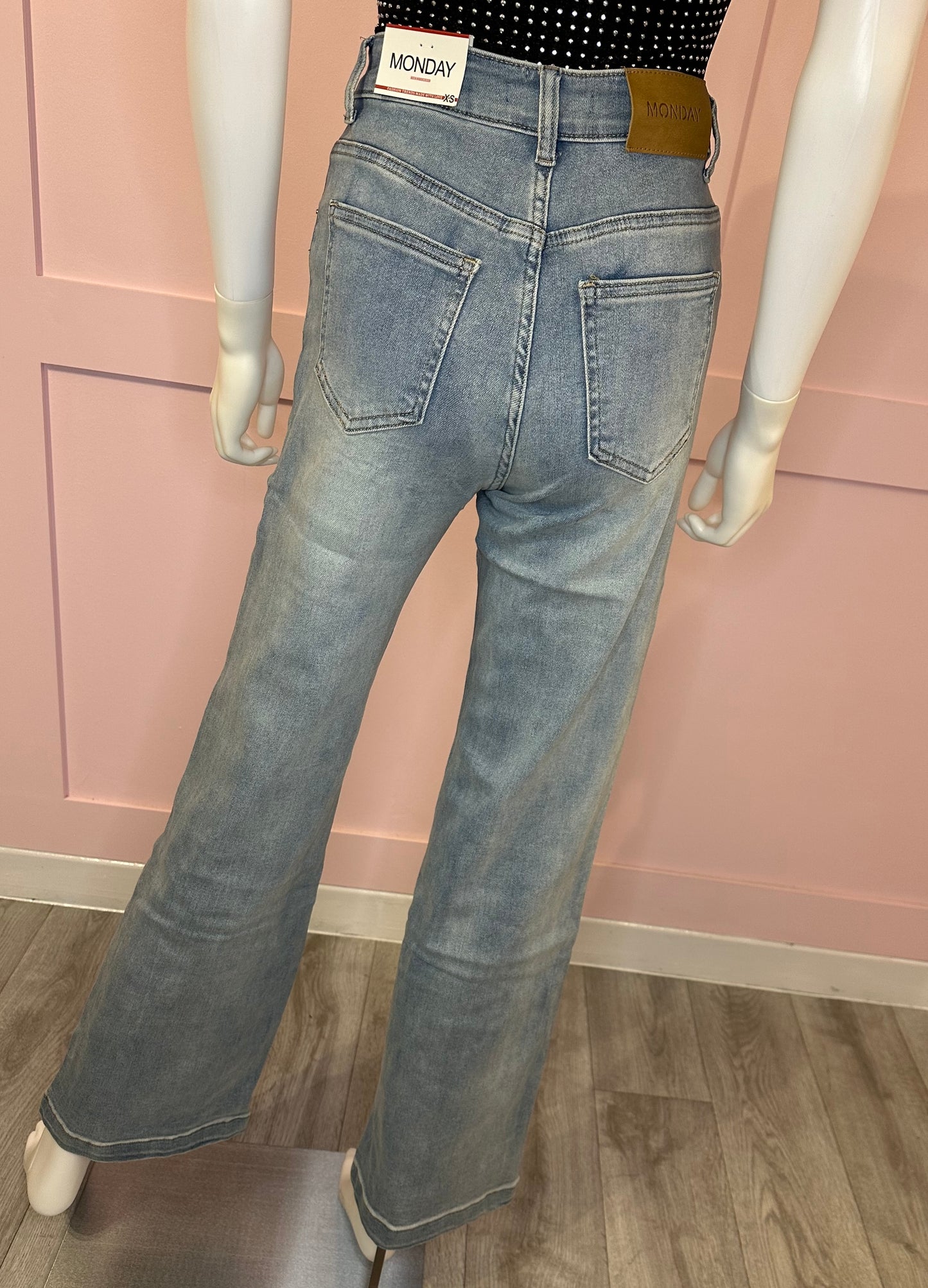 SUPER STRECH STRAIGHT LEG JEANS