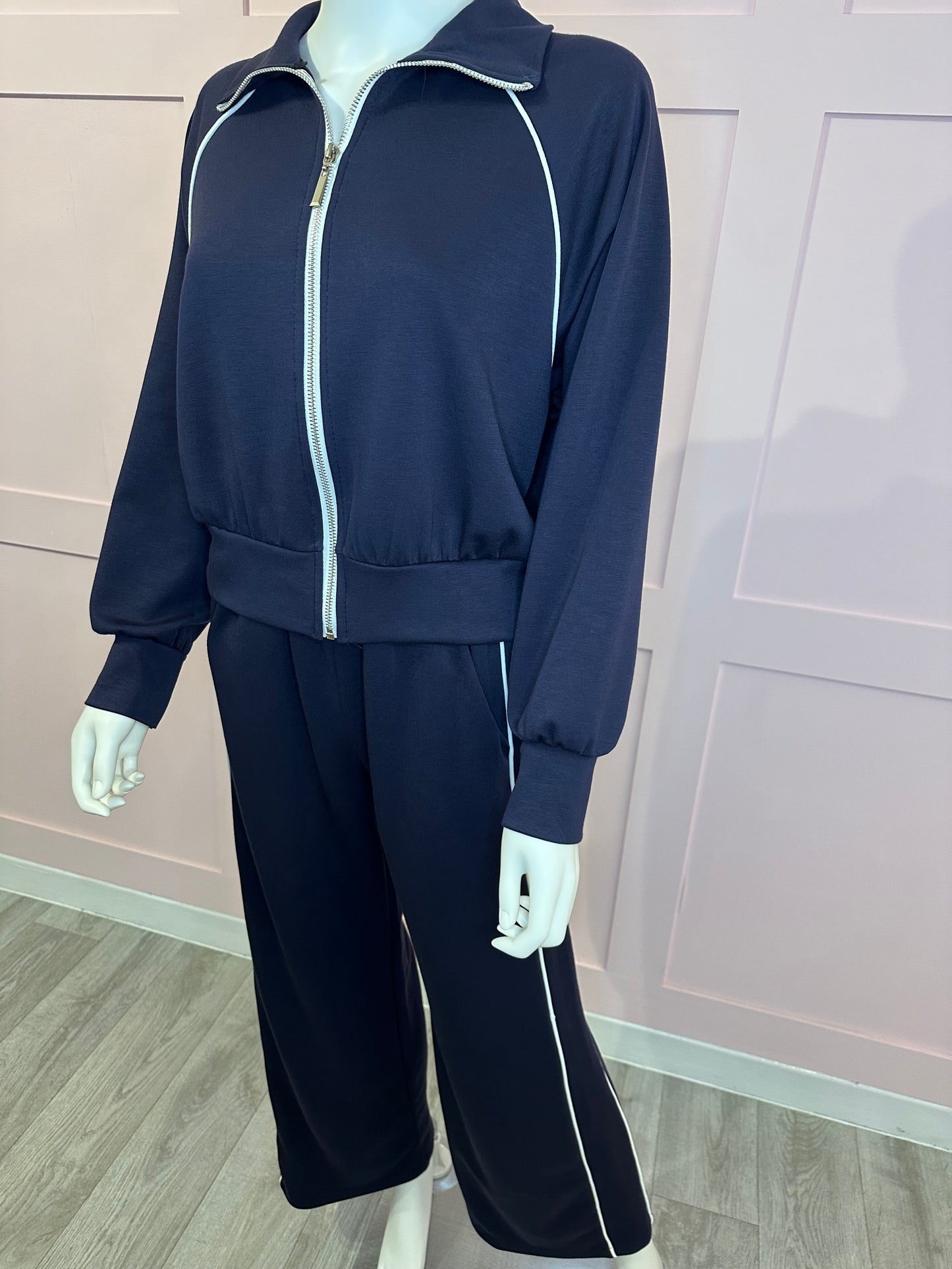 ZIPPED STRAIGHT LEG TRACKSUIT