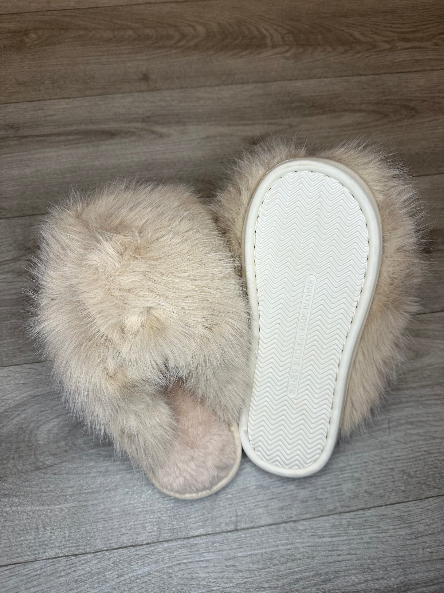 FLUFFY SLIPPERS