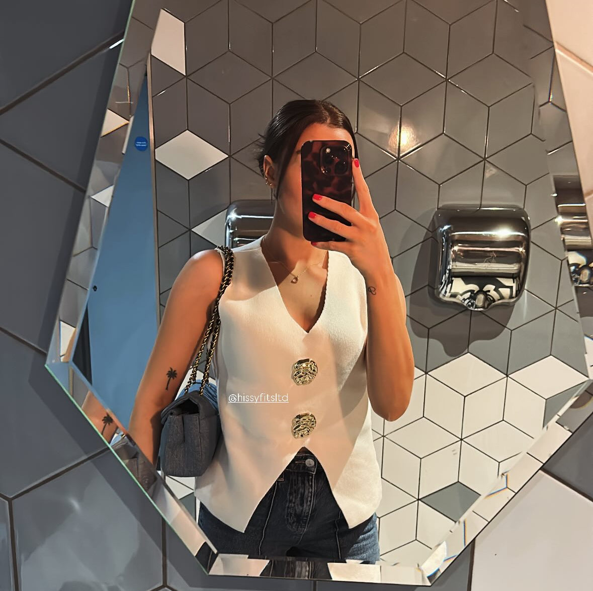 GOLD DOUBLE BROACH KNIT VEST