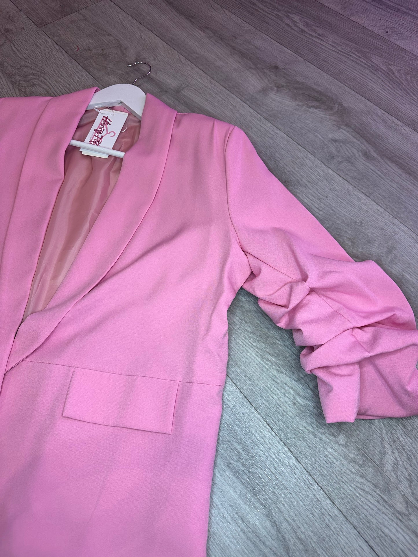 RUCHED SLEEVE BLAZER